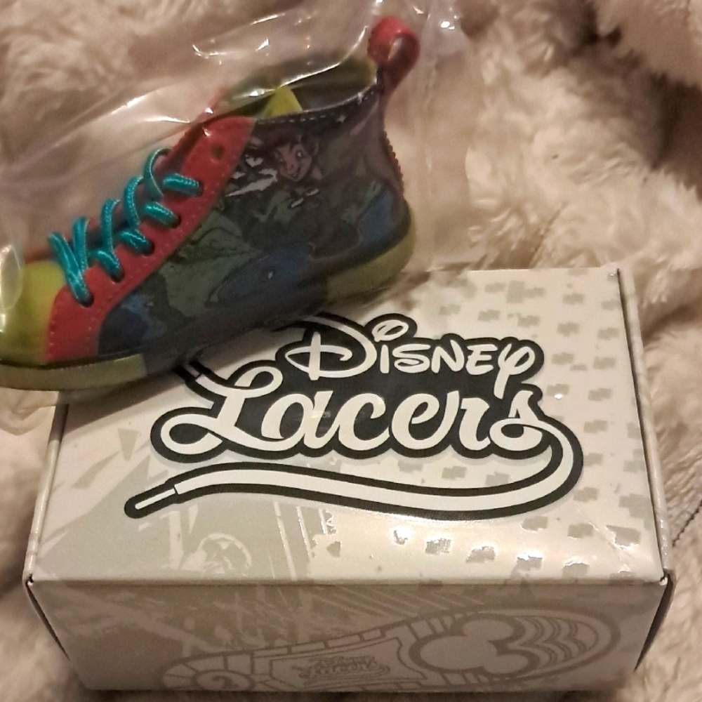 D23 Disney Lacers SERIES 2 PETER PAN CAPTAIN HOOK NEW